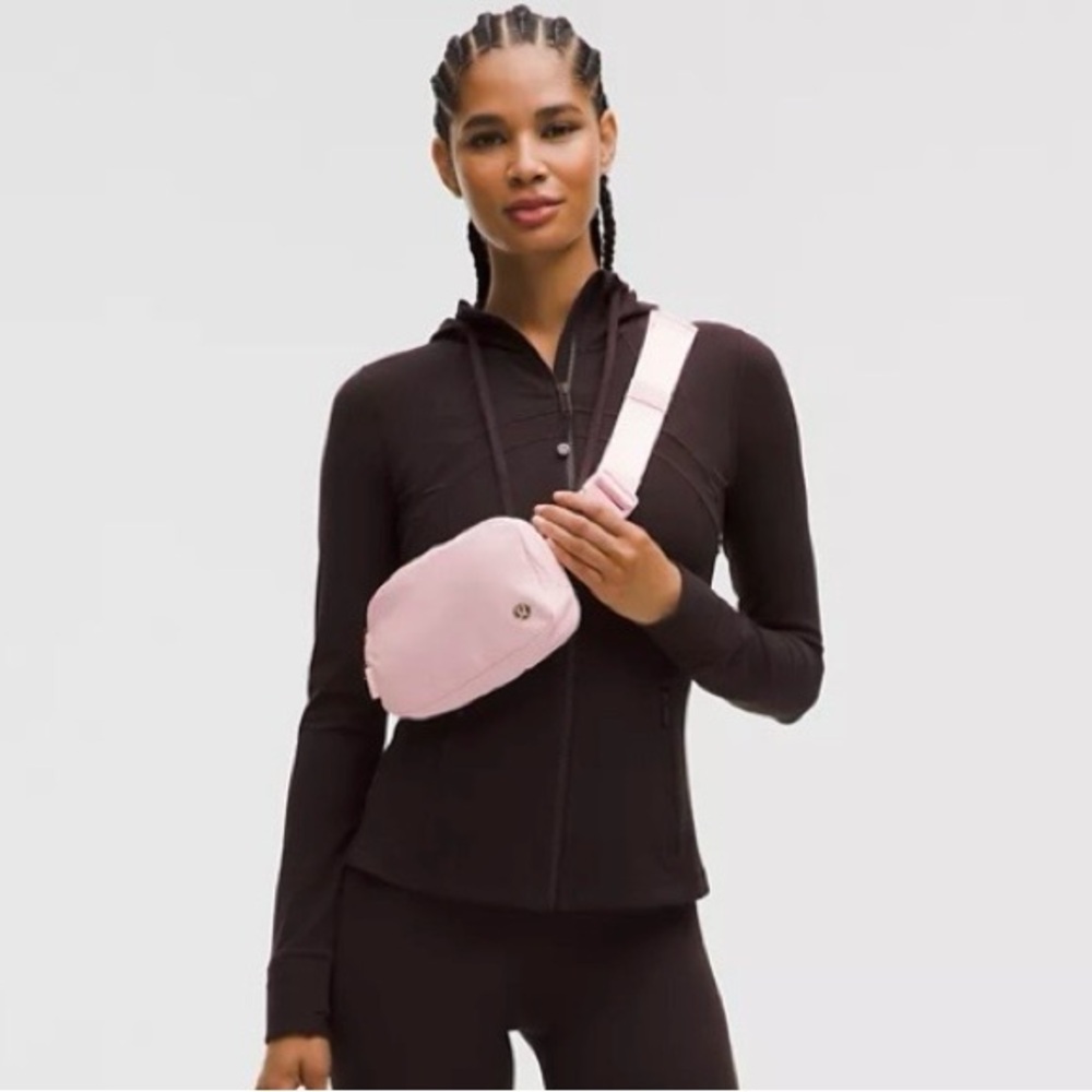Lululemon Everywhere Belt Bag 1L Light Pink